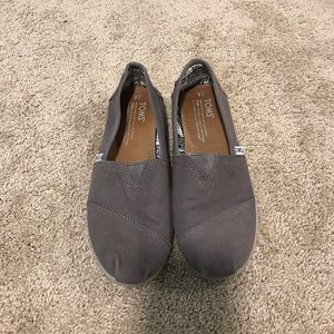 Toms Slip ons